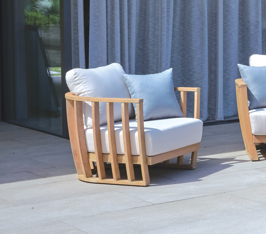 KUTA - Salon de jardin en bois FSC - 5 places