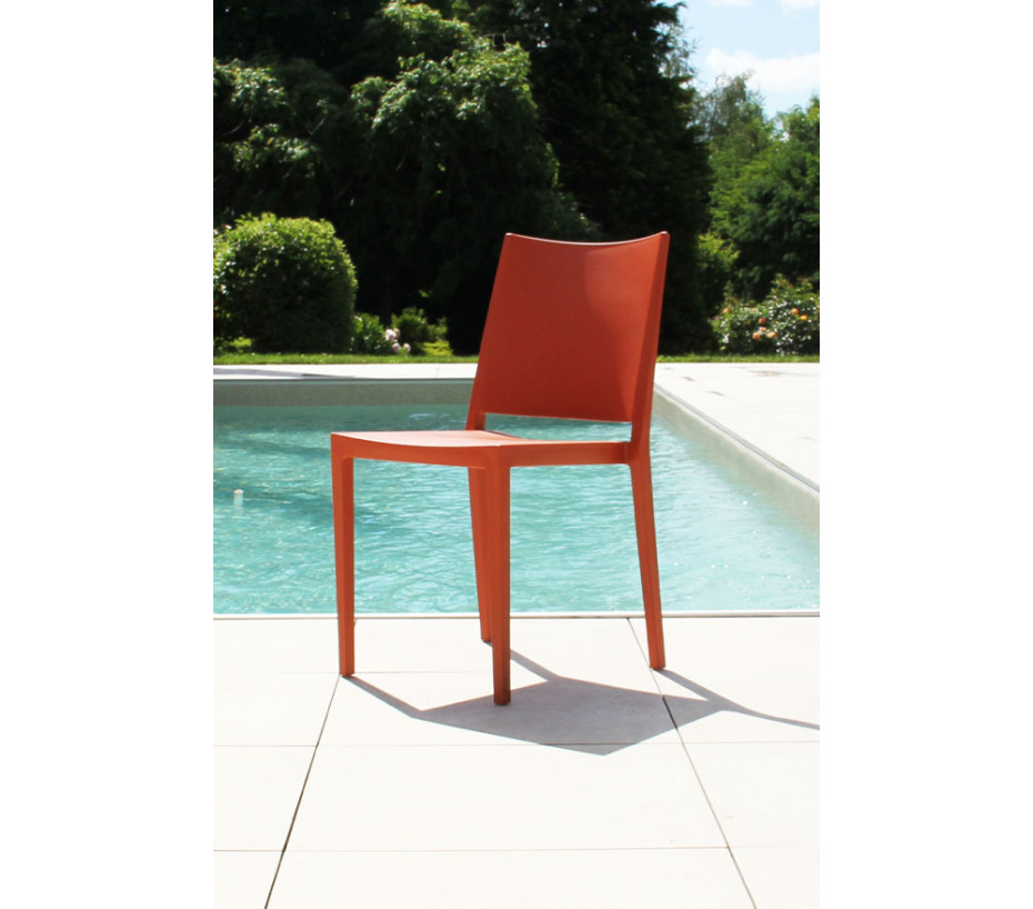 Ensemble repas CINCINNATOS - 1 table de jardin bois et 6 chaises plastiques - Ozalide