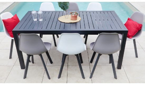 Comment rénover une chaise de jardin en plastique ?